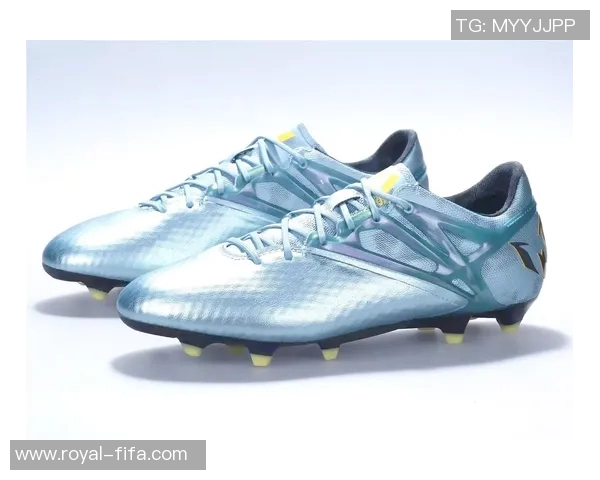 提升球技的秘密武器C3足球鞋助你在赛场上大放异彩